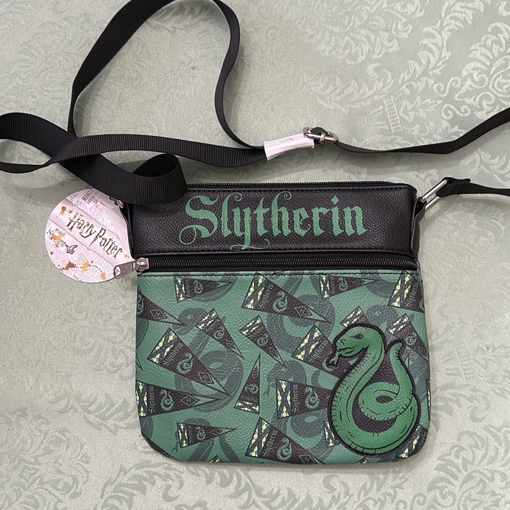 Loungefly SLYTHERIN Harry Potter Crossbody Purse Green & Black Strap🐍
